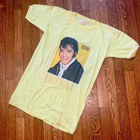 Elvis Presley Vintage concert T-shirt, yellow, banded short sleeve - Picture 1 of 6